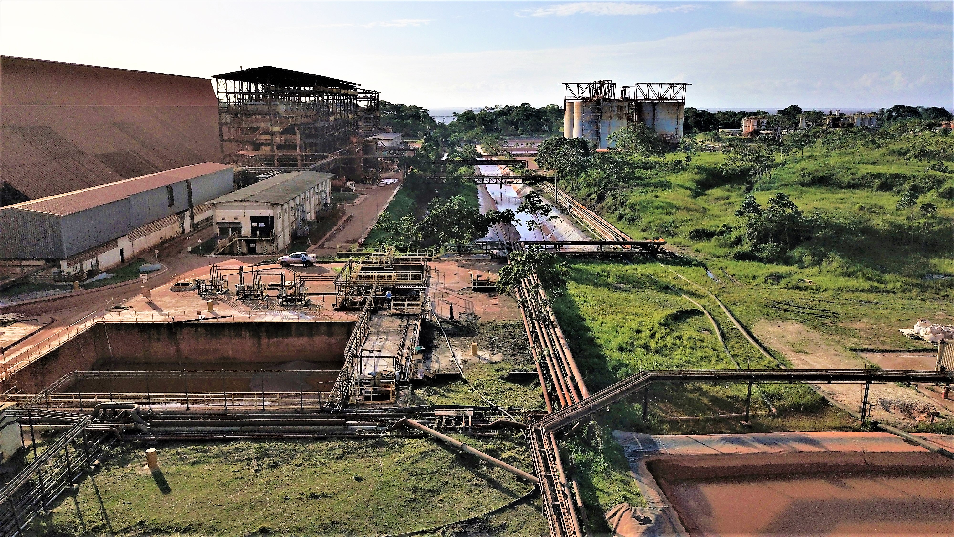 Birds eye image over the refinery and the Velho canal