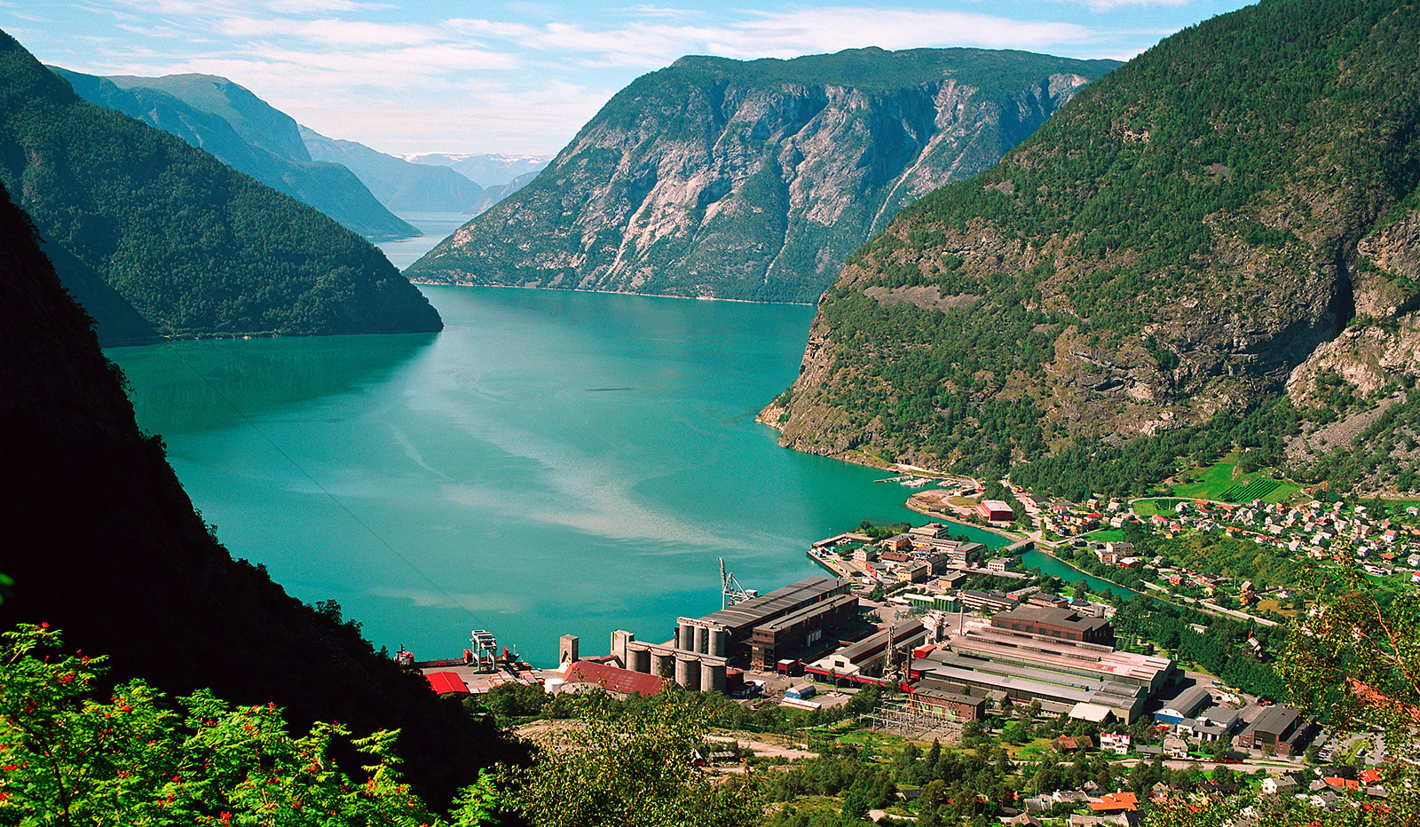 Qutang Gorge by the sea