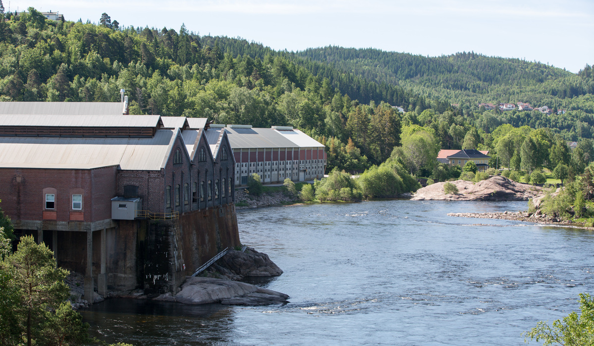 Industrial buildings next to the river at Vigelands Brug