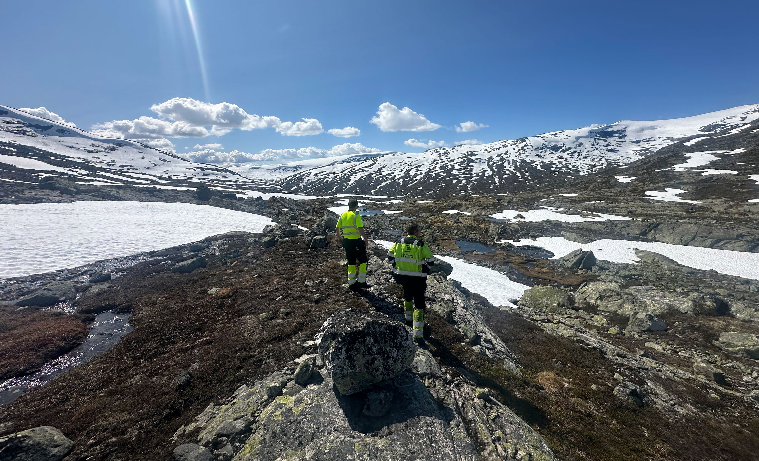 Ansatte i Hydro Energi på befaring i Sogn