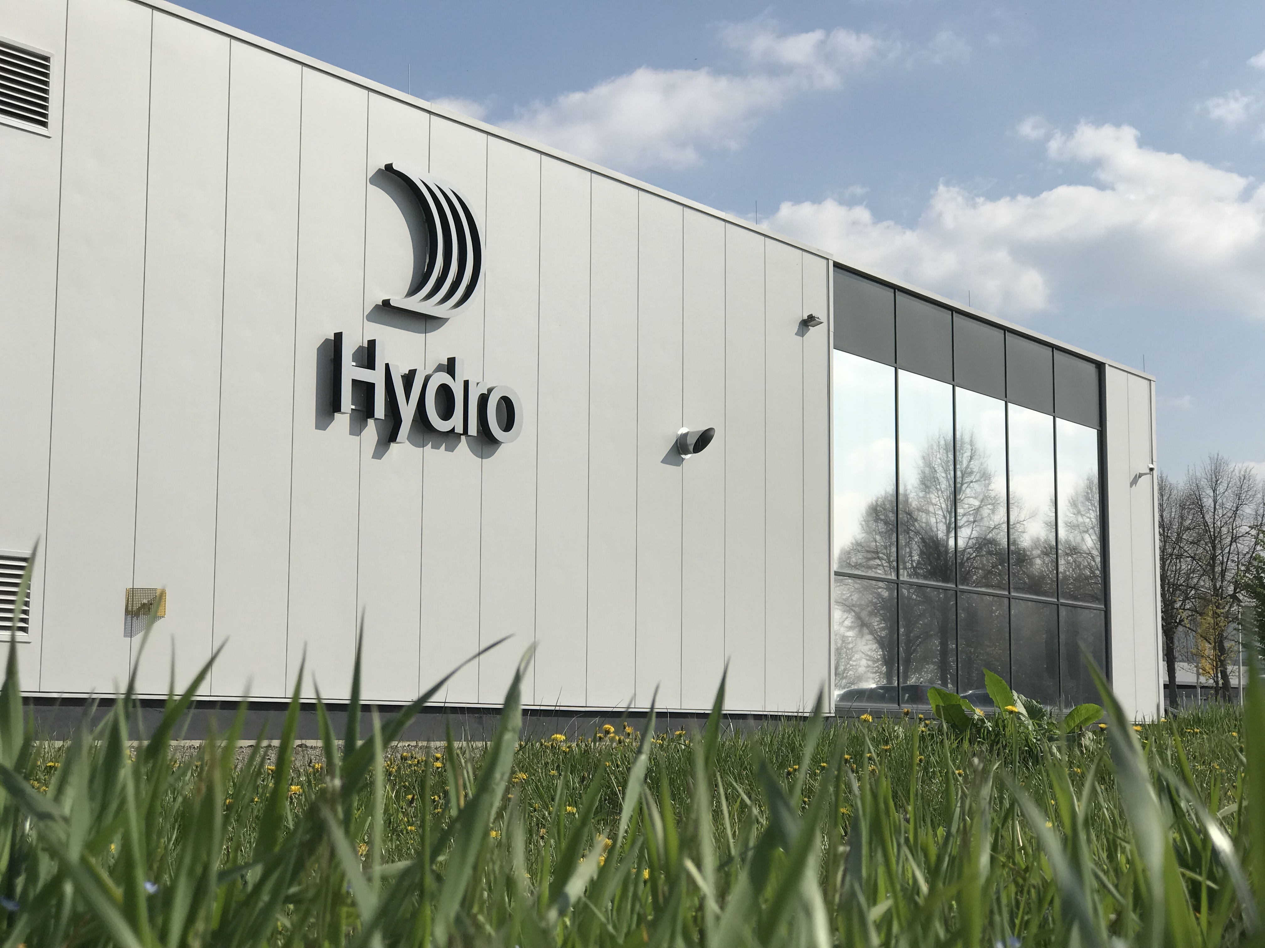 Gebäudefassade des Hydro Strangpresswerks in Offenburg