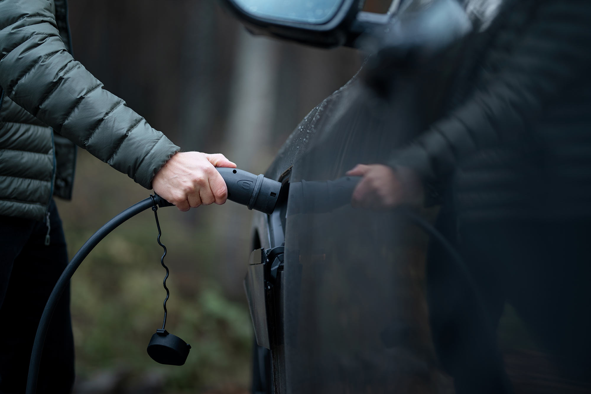 Charging electric vehicle